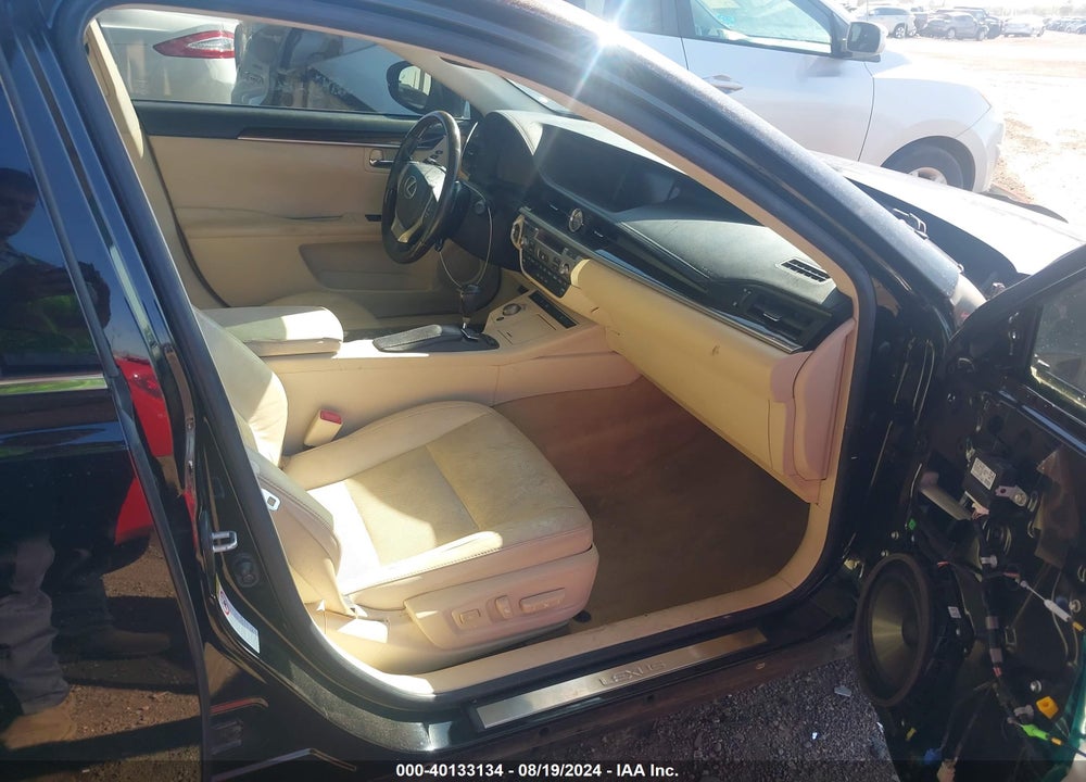 2013 LEXUS ES 350 VIN: JTHBK1GG2D2055084