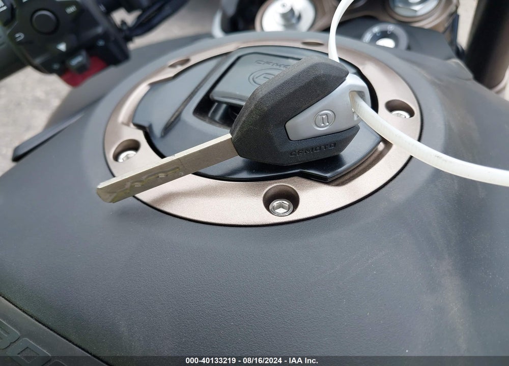 2024 CF MOTO 800NK VIN: LCEPEYL40R6000393