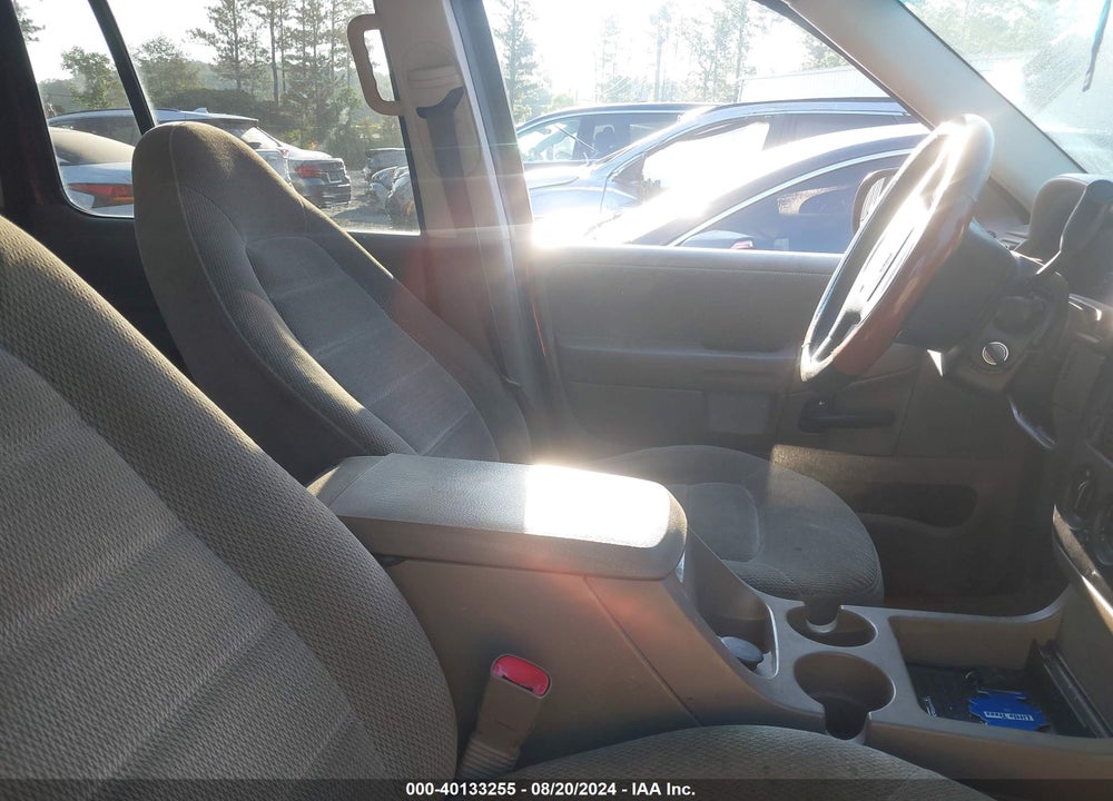 2002 FORD EXPLORER XLT VIN: 1FMDU63E52UA82833