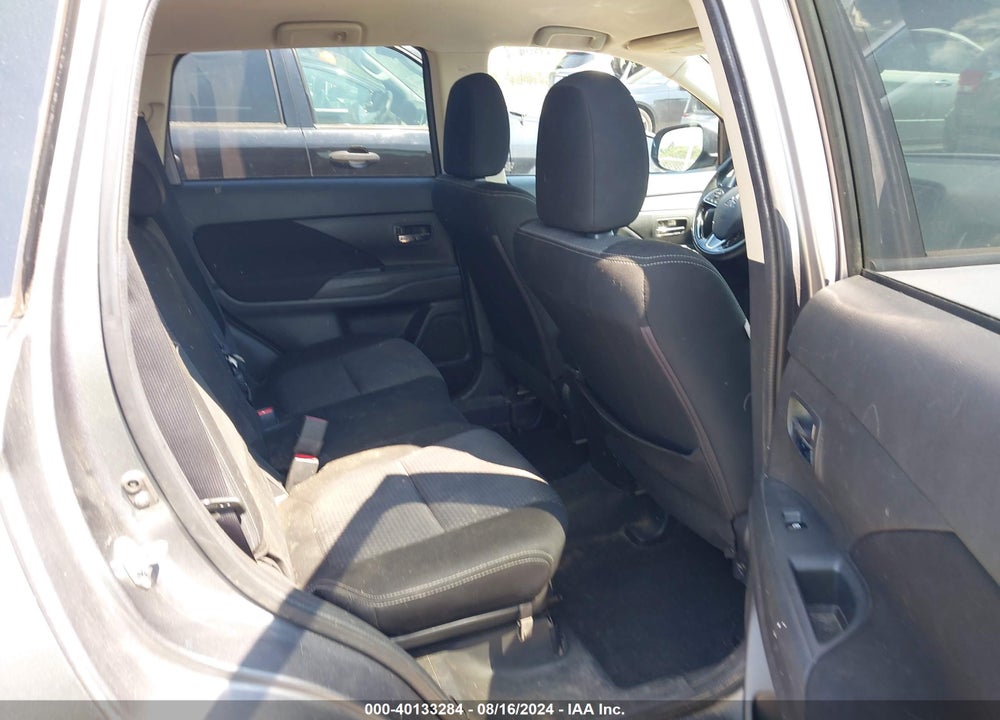 2018 MITSUBISHI OUTLANDER SE VIN: JA4AD3A33JJ003113