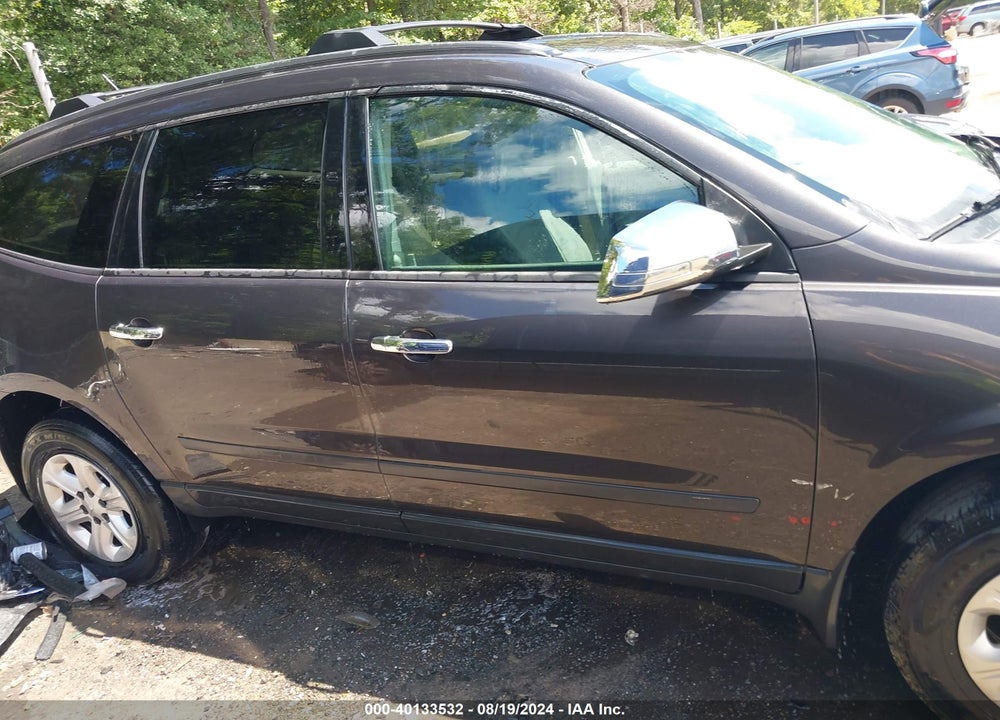 2015 CHEVROLET TRAVERSE LS VIN: 1GNKRFED8FJ233616