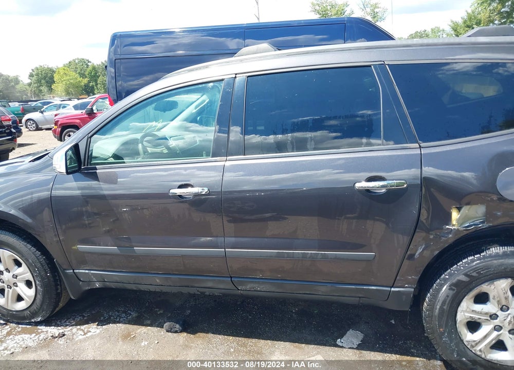 2015 CHEVROLET TRAVERSE LS VIN: 1GNKRFED8FJ233616