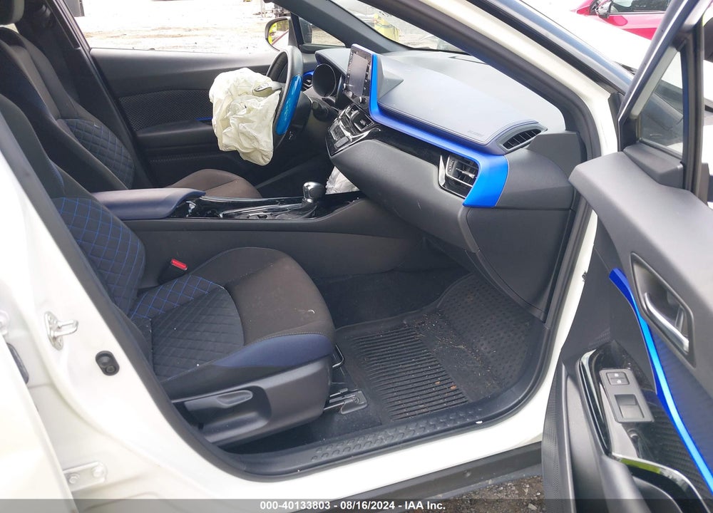 2020 TOYOTA C-HR XLE VIN: JTNKHMBX0L1088268
