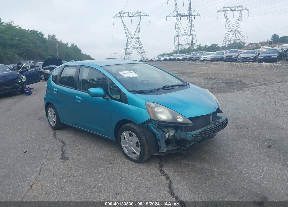 2013 HONDA FIT VIN: JHMGE8H35DC025380