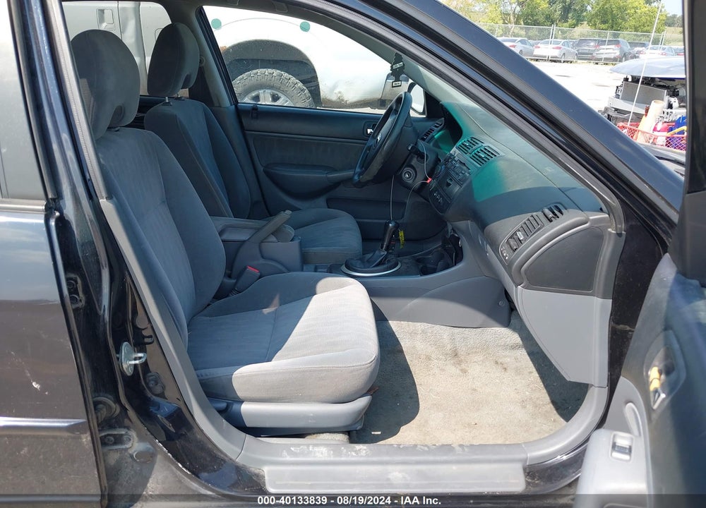 2005 HONDA CIVIC LX VIN: 2HGES15555H580912