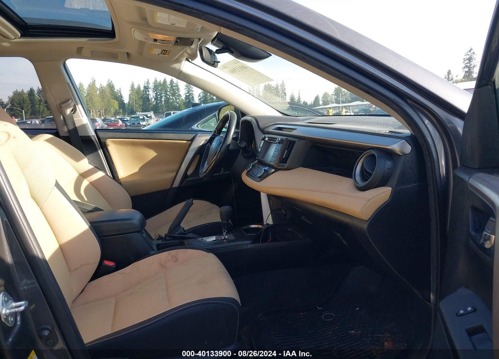 2018 TOYOTA RAV4 XLE VIN: JTMRFREV3JD229233