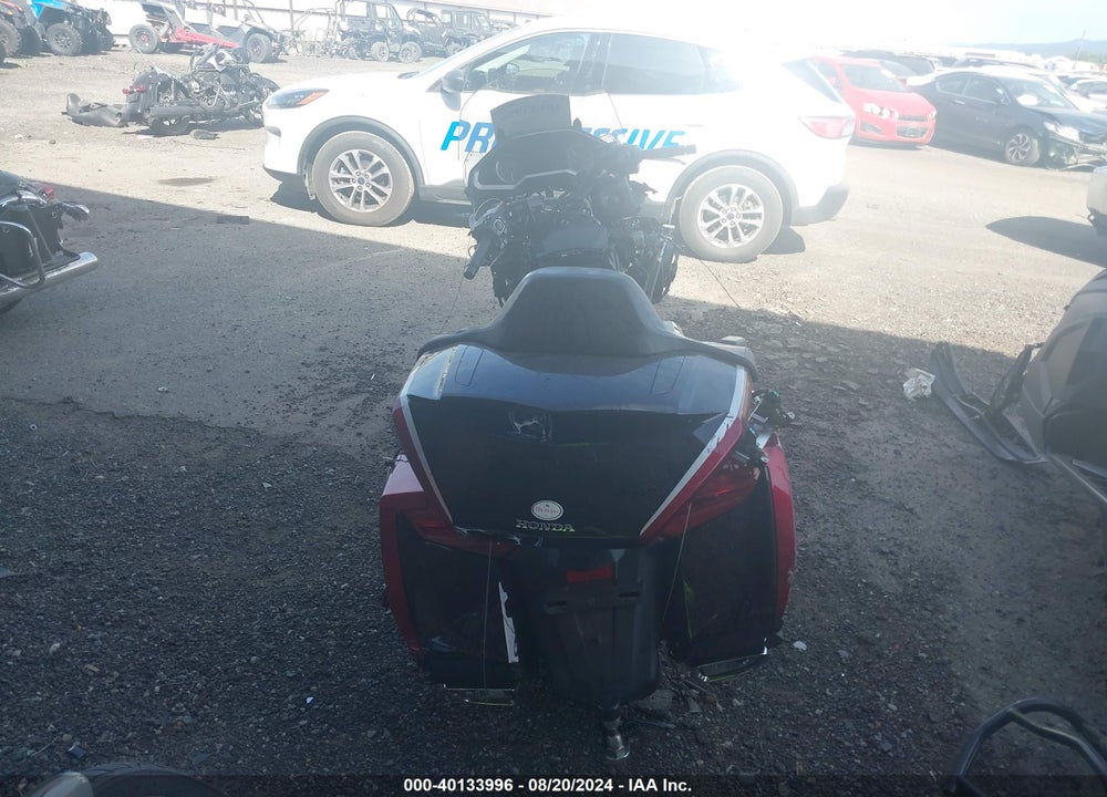 2021 HONDA GL1800 D VIN: JH2SC7954MK302187