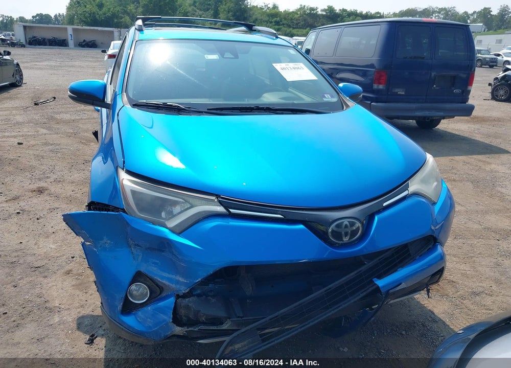 2017 TOYOTA RAV4 XLE VIN: JTMRFREV6HJ105825