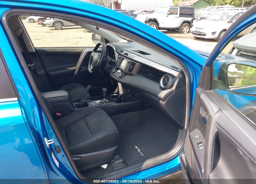 2017 TOYOTA RAV4 XLE VIN: JTMRFREV6HJ105825