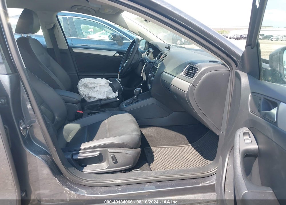 2013 VOLKSWAGEN JETTA 2.5L SE VIN: 3VWDX7AJ6DM384900