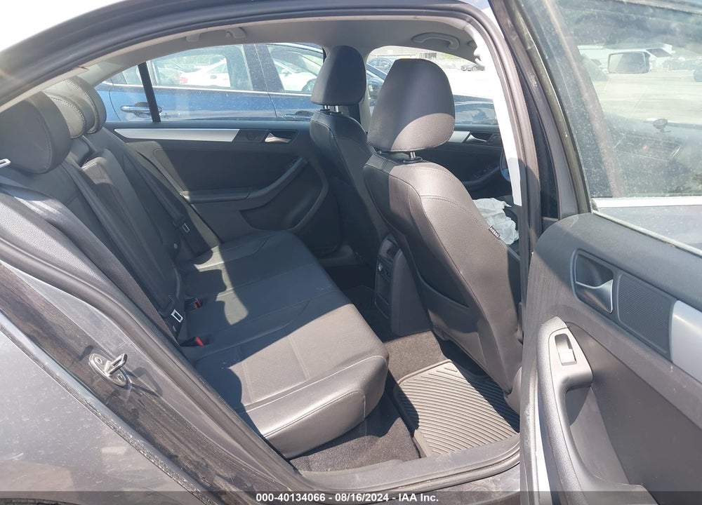2013 VOLKSWAGEN JETTA 2.5L SE VIN: 3VWDX7AJ6DM384900