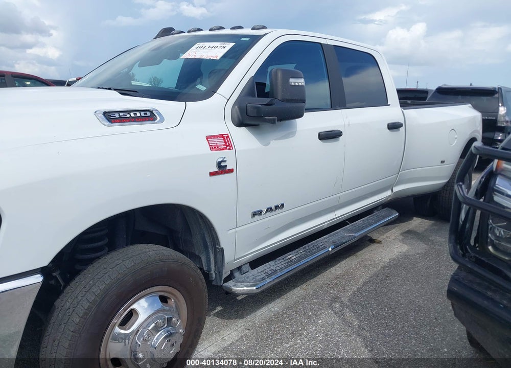 2024 RAM 3500 BIG HORN  4X4 8' BOX VIN: 3C63RRHL9RG165597