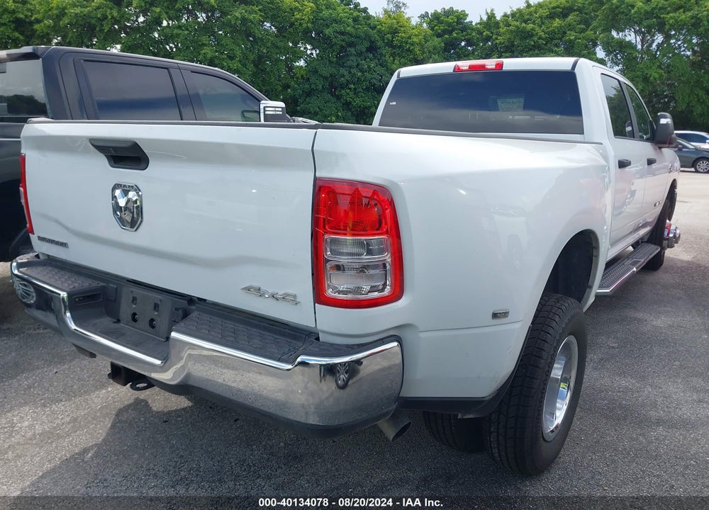 2024 RAM 3500 BIG HORN  4X4 8' BOX VIN: 3C63RRHL9RG165597