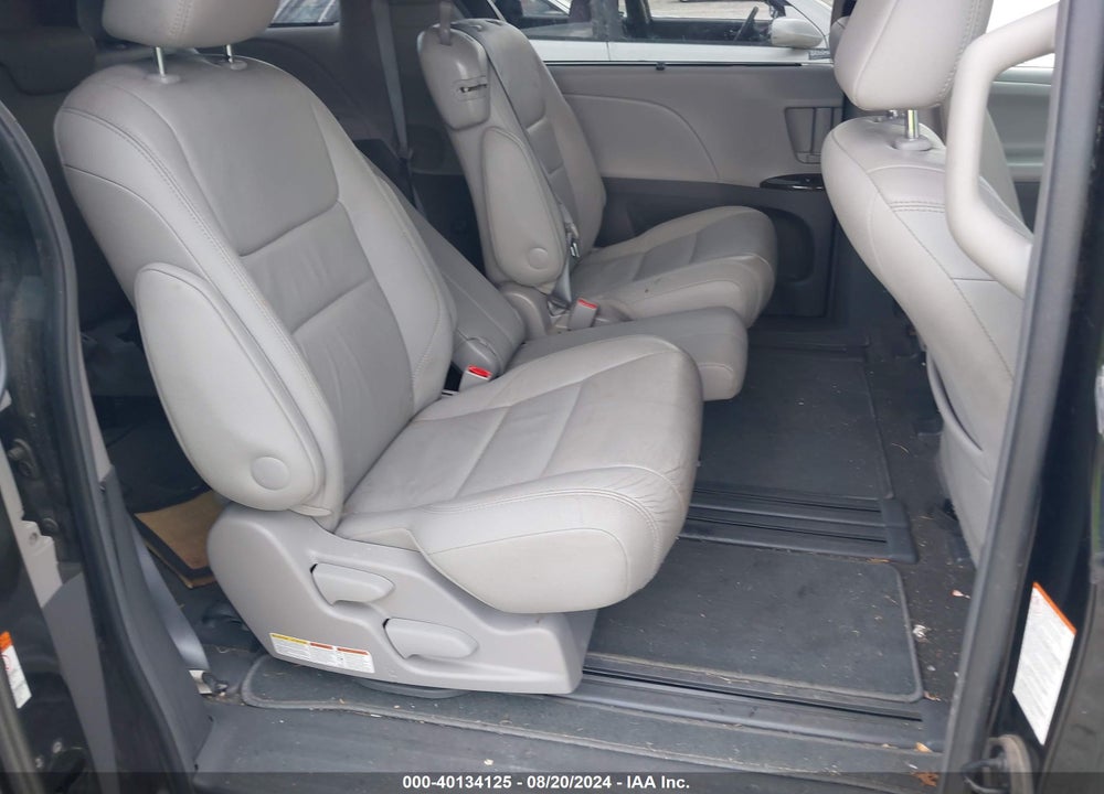 2016 TOYOTA SIENNA XLE 8 PASSENGER VIN: 5TDYK3DCXGS751794