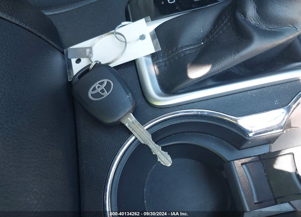 2019 TOYOTA HIGHLANDER LE VIN: 5TDZZRFH4KS359592