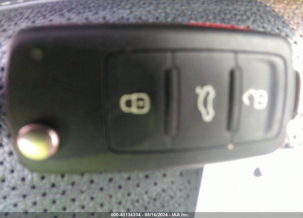 2014 VOLKSWAGEN BEETLE 1.8T VIN: 3VWJ17AT1EM653859