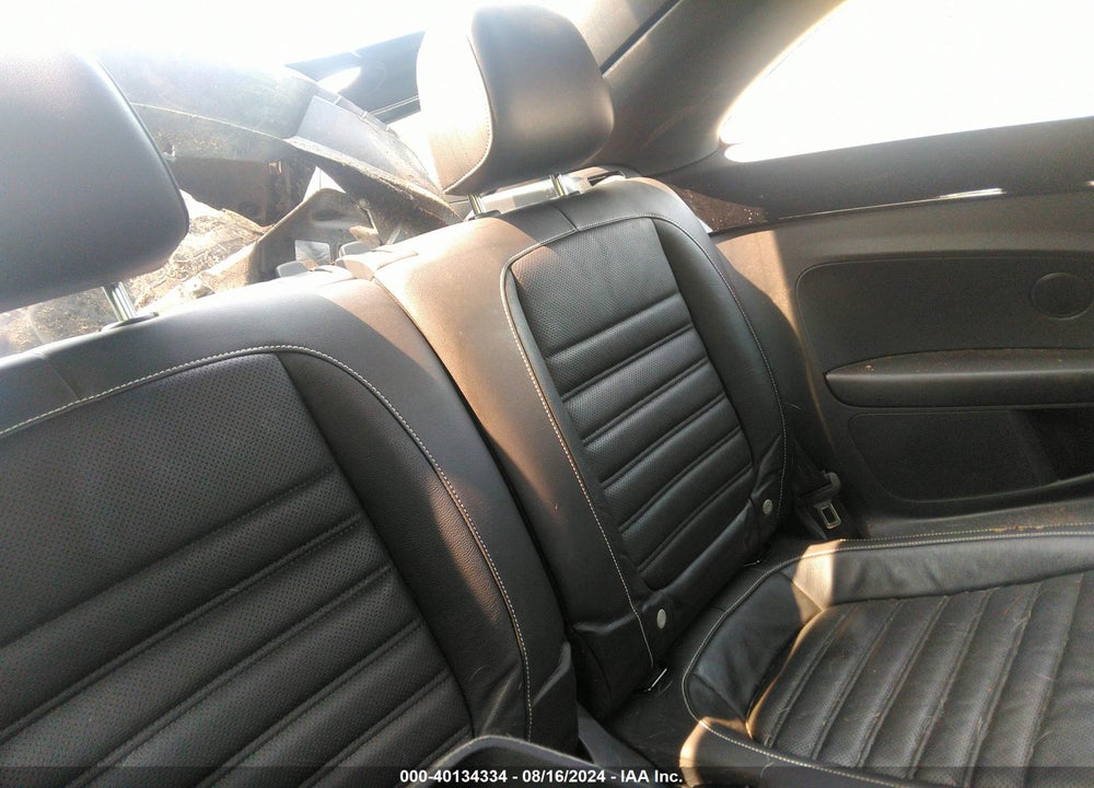 2014 VOLKSWAGEN BEETLE 1.8T VIN: 3VWJ17AT1EM653859