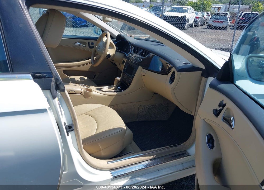 2007 MERCEDES-BENZ CLS 550 VIN: WDDDJ72X47A088109