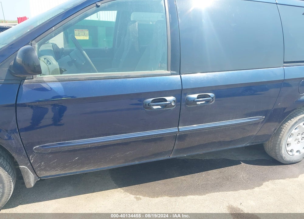 2003 CHRYSLER TOWN & COUNTRY VIN: 2C4GP24R23R250915