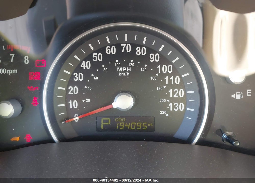 2011 KIA SEDONA LX VIN: KNDMG4C74B6414282
