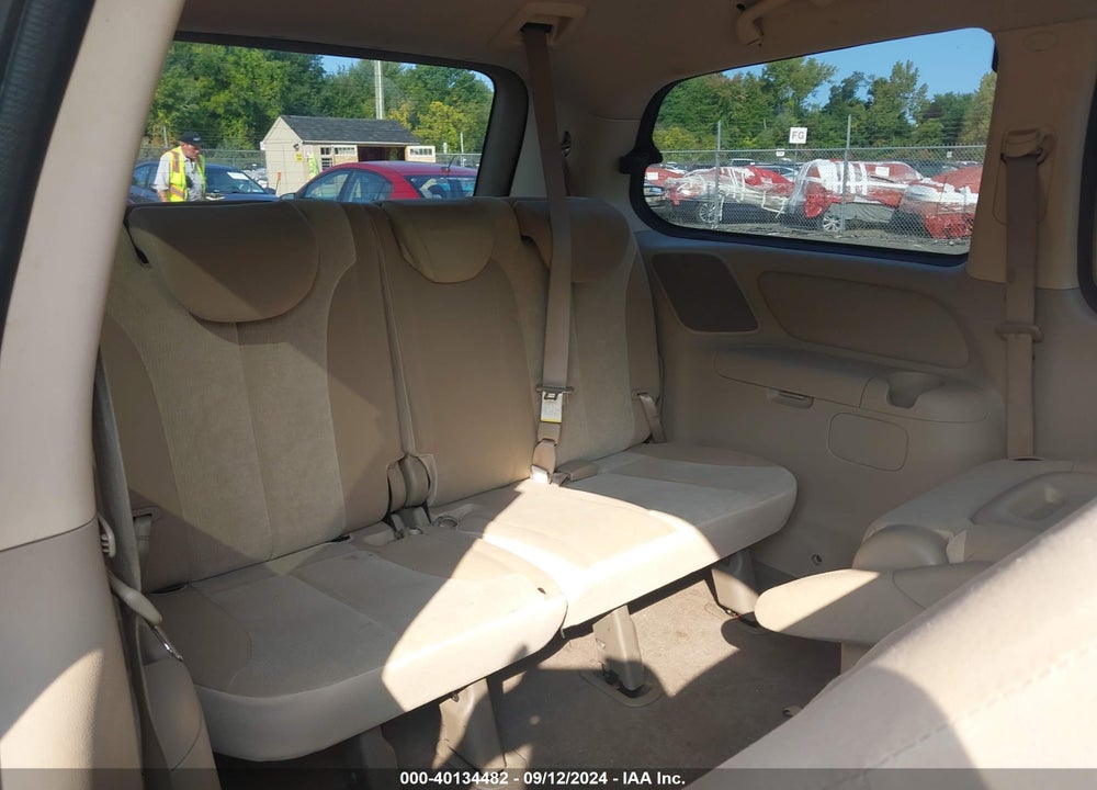 2011 KIA SEDONA LX VIN: KNDMG4C74B6414282