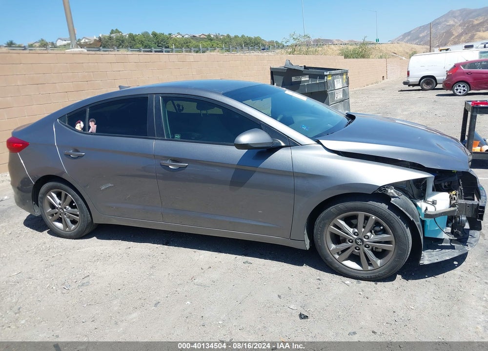 2018 HYUNDAI ELANTRA SEL VIN: 5NPD84LFXJH270195