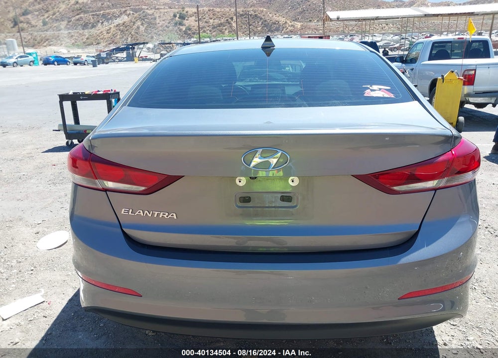 2018 HYUNDAI ELANTRA SEL VIN: 5NPD84LFXJH270195