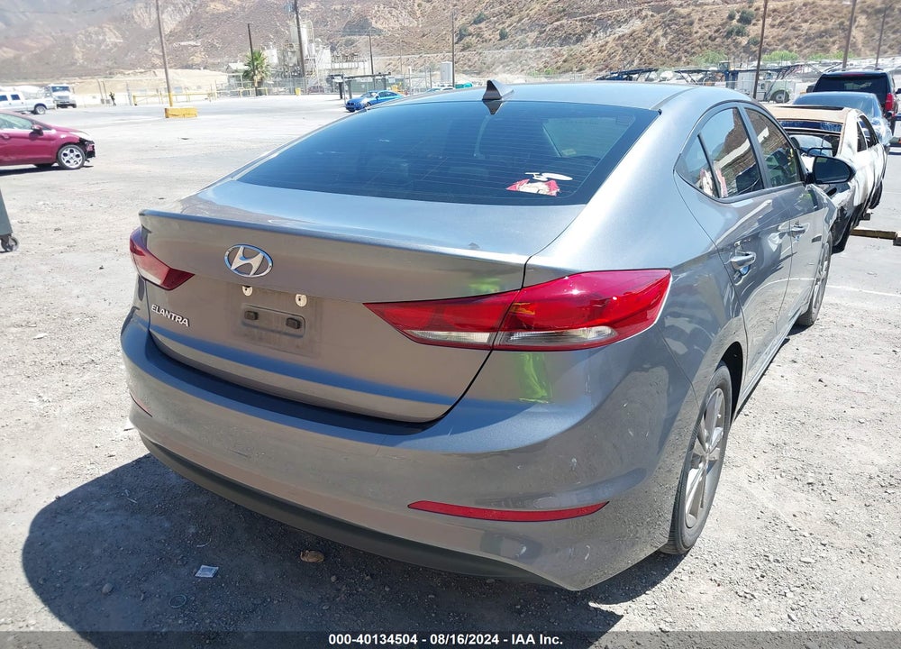 2018 HYUNDAI ELANTRA SEL VIN: 5NPD84LFXJH270195