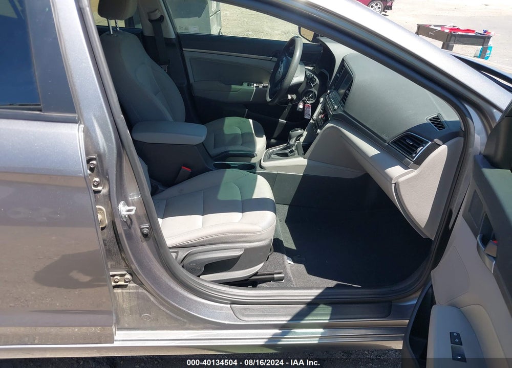 2018 HYUNDAI ELANTRA SEL VIN: 5NPD84LFXJH270195
