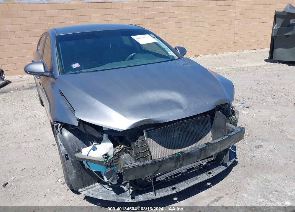 2018 HYUNDAI ELANTRA SEL VIN: 5NPD84LFXJH270195