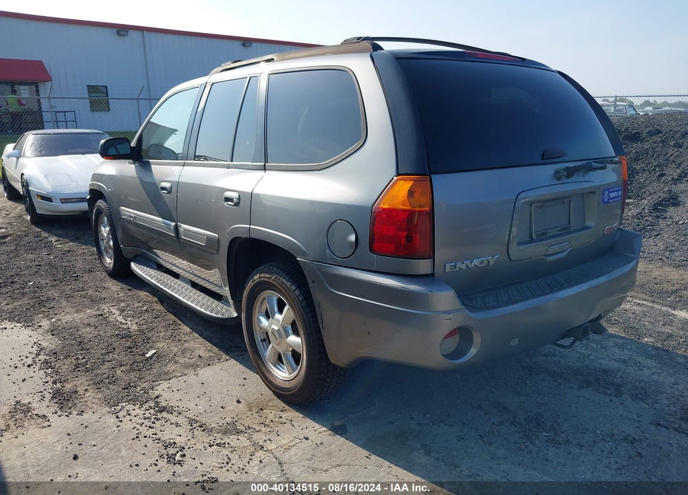 2005 GMC ENVOY SLT VIN: 1GKDS13S352276008