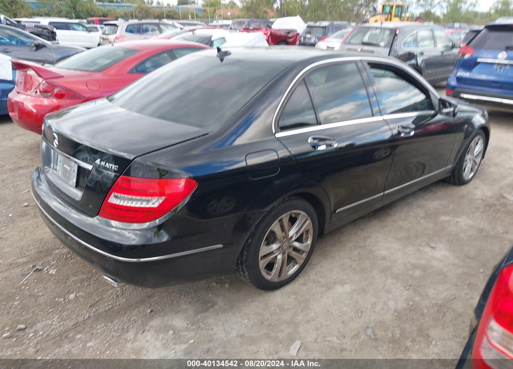 2013 MERCEDES-BENZ C 300 LUXURY 4MATIC/SPORT 4MATIC VIN: WDDGF8ABXDR259372