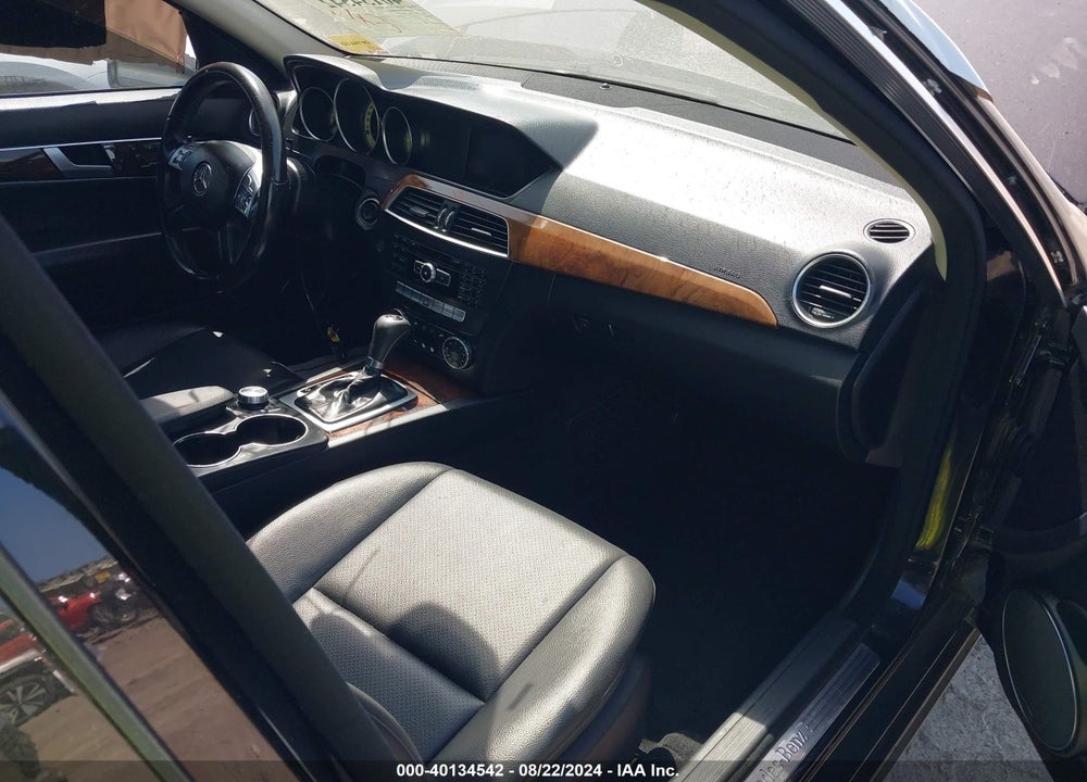 2013 MERCEDES-BENZ C 300 LUXURY 4MATIC/SPORT 4MATIC VIN: WDDGF8ABXDR259372