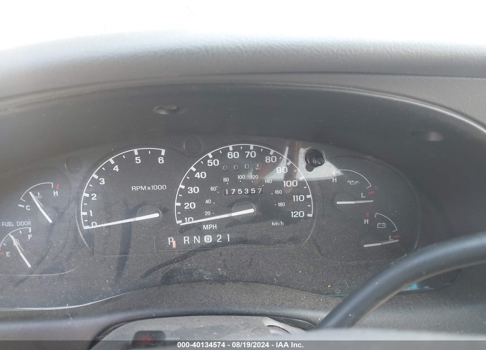 2000 FORD EXPLORER LIMITED VIN: 1FMDU85P3YZC50068