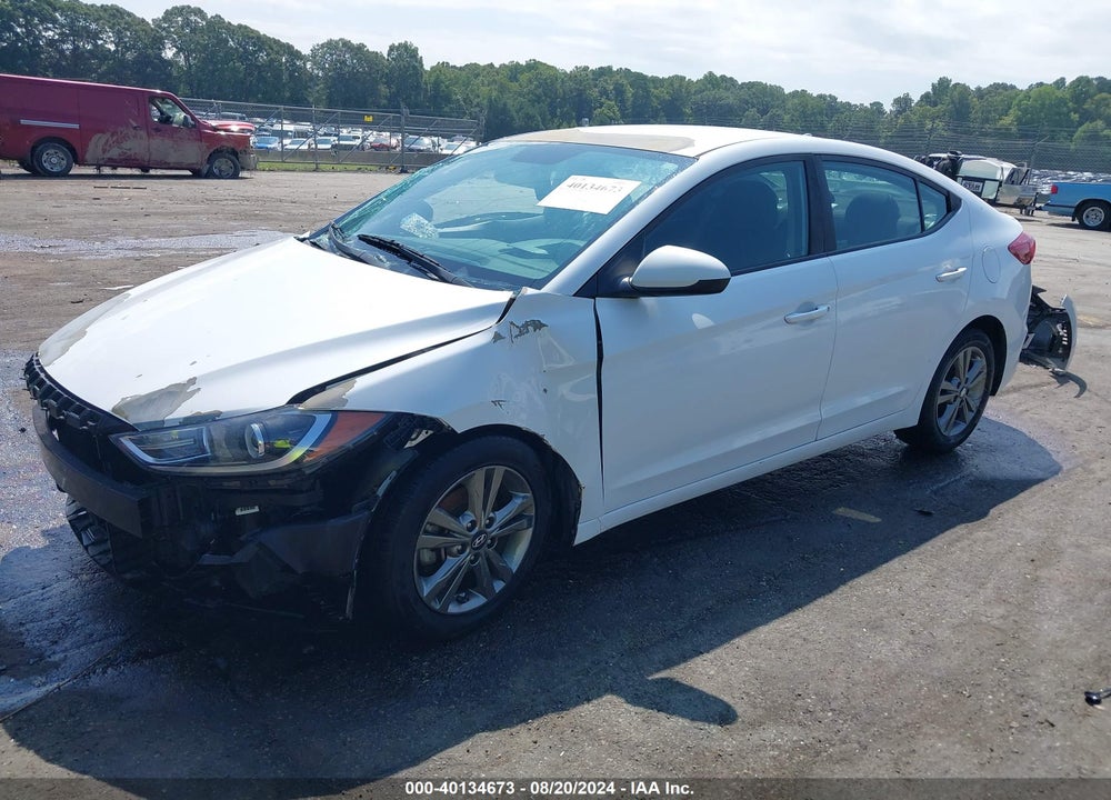 2018 HYUNDAI ELANTRA SEL VIN: 5NPD84LF9JH243683