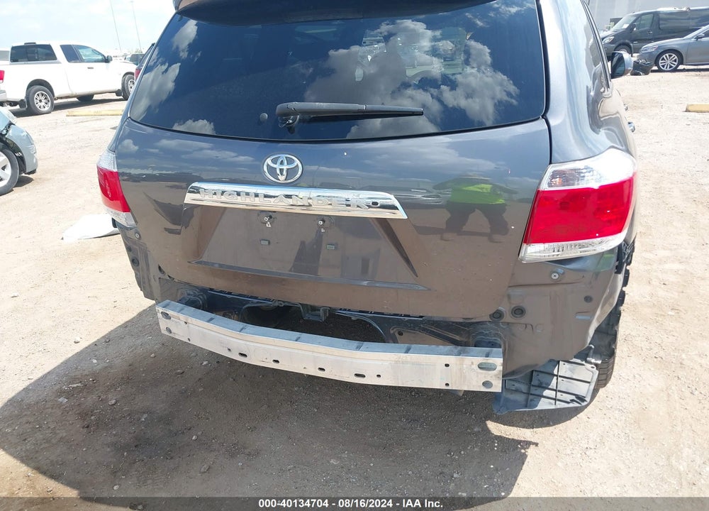 2013 TOYOTA HIGHLANDER BASE PLUS V6 VIN: 5TDZK3EH0DS142160