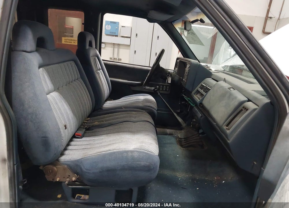 1993 CHEVROLET GMT-400 C3500 VIN: 1GCHC39F1PE180637