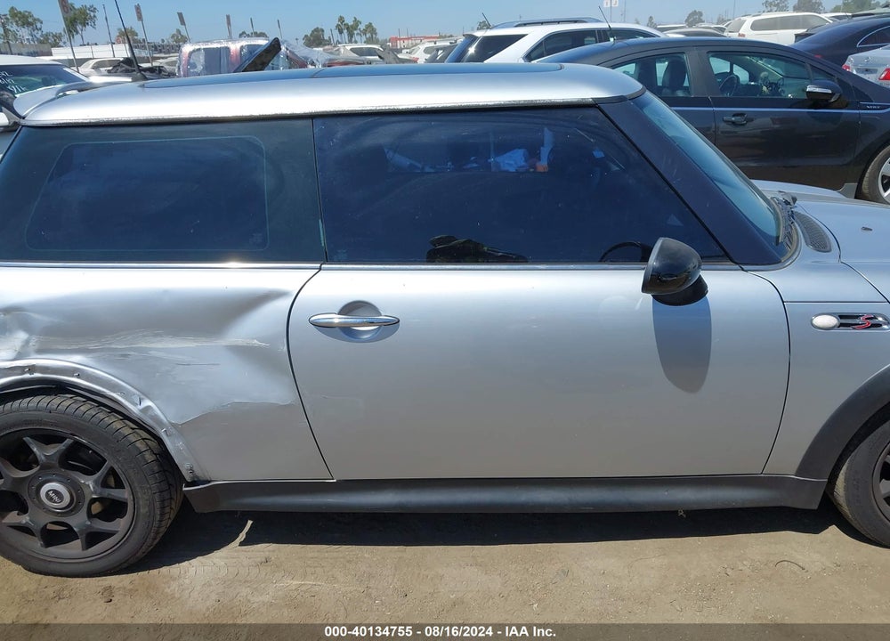 2004 MINI COOPER S VIN: WMWRE33414TD82729