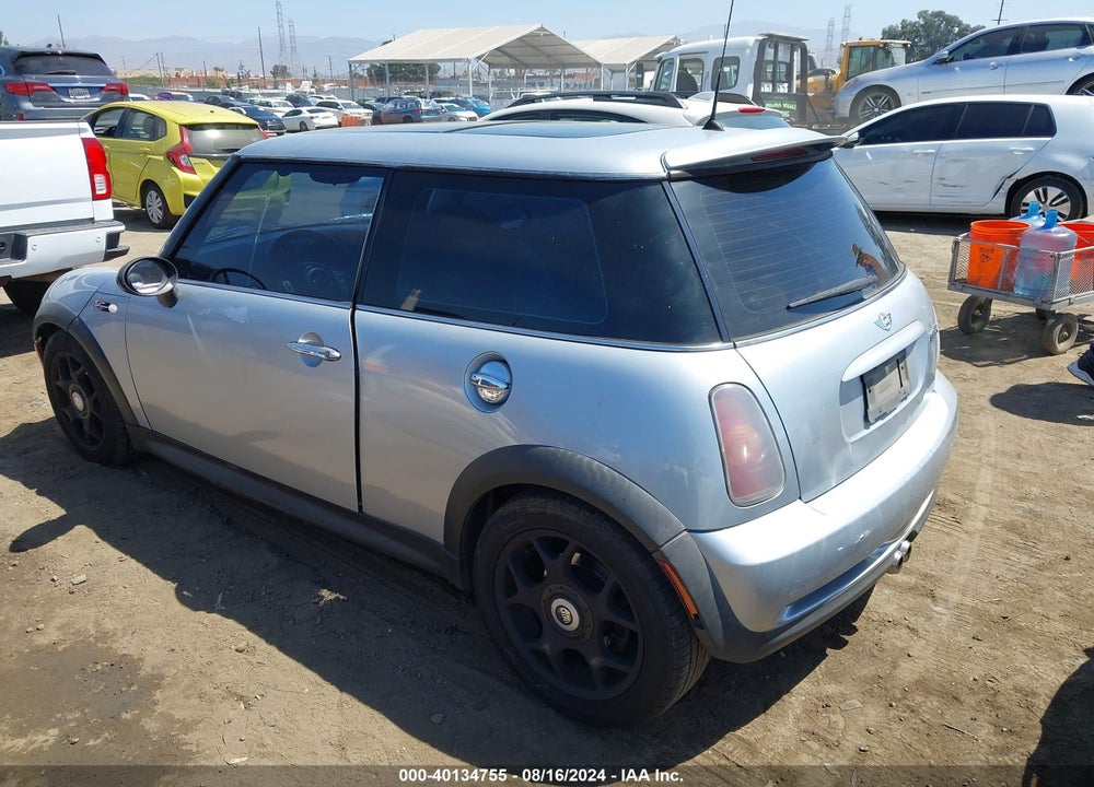 2004 MINI COOPER S VIN: WMWRE33414TD82729