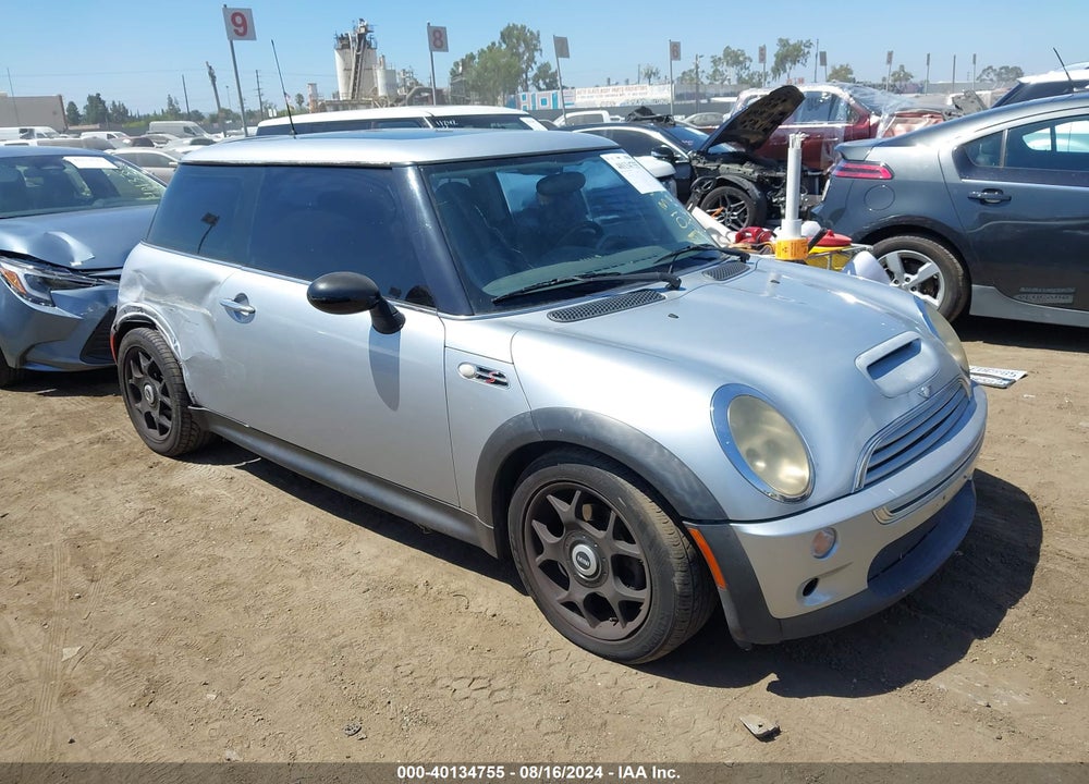 2004 MINI COOPER S VIN: WMWRE33414TD82729
