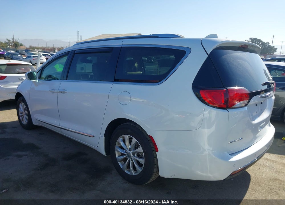 2018 CHRYSLER PACIFICA TOURING L VIN: 2C4RC1BG9JR142532