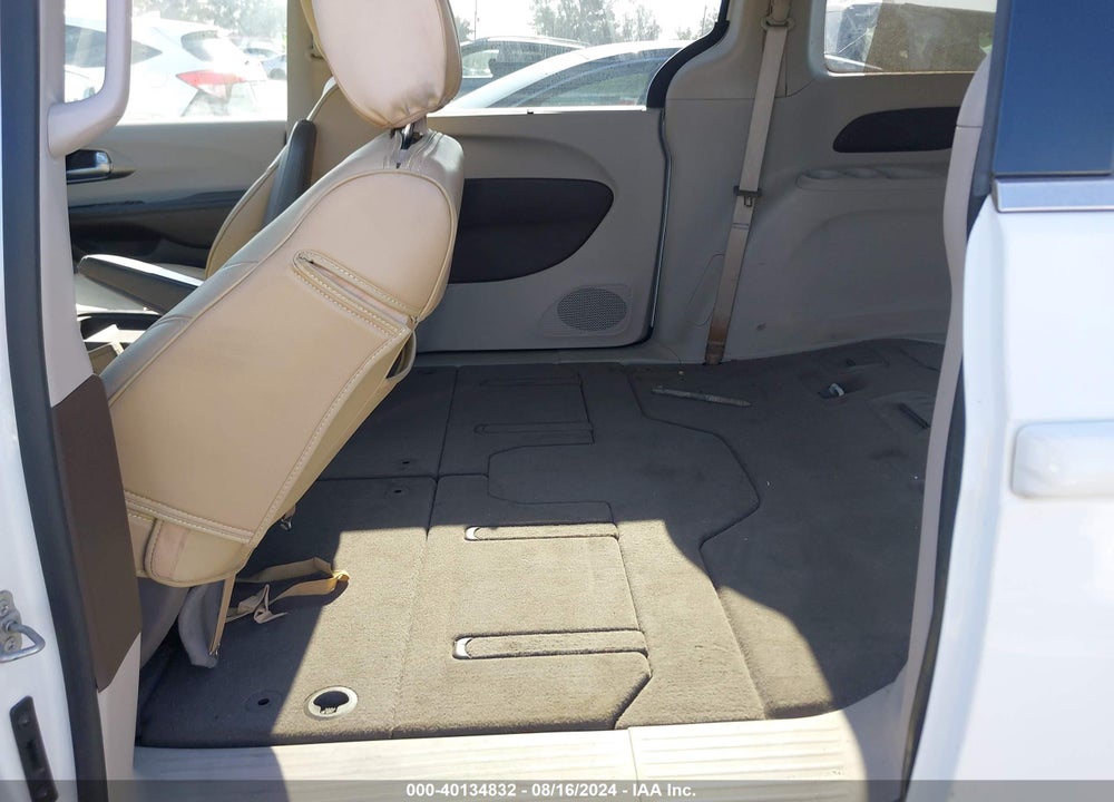 2018 CHRYSLER PACIFICA TOURING L VIN: 2C4RC1BG9JR142532