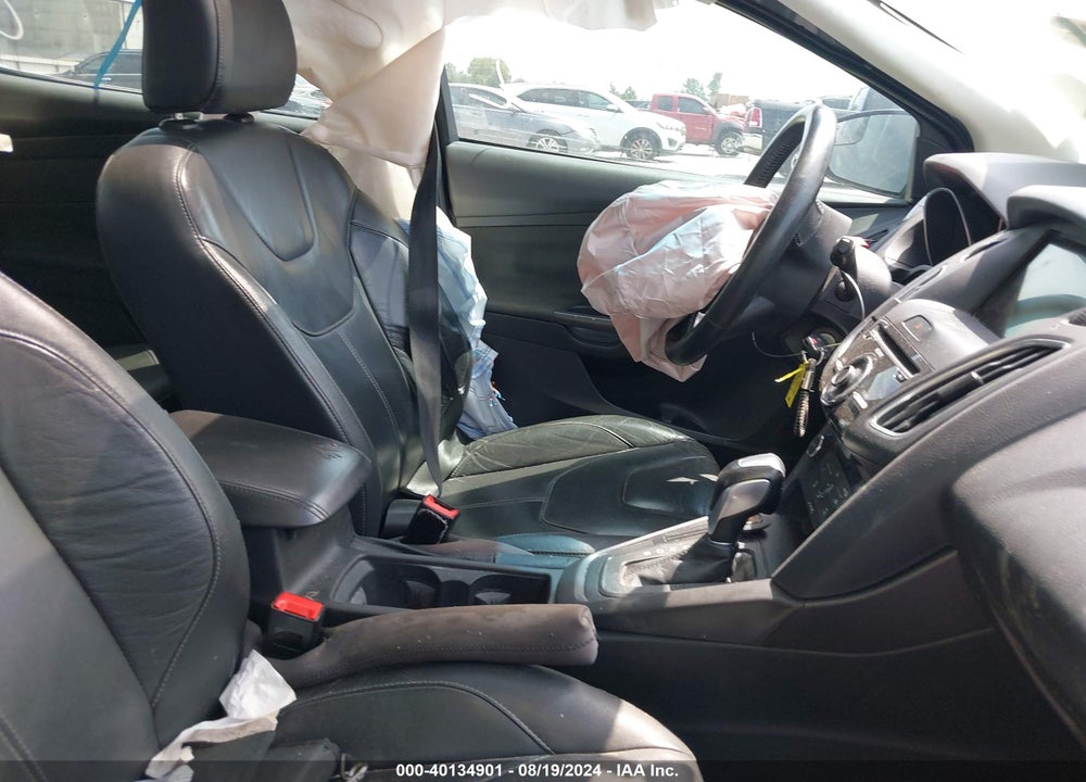 2016 FORD FOCUS SE VIN: 1FADP3K25GL395031