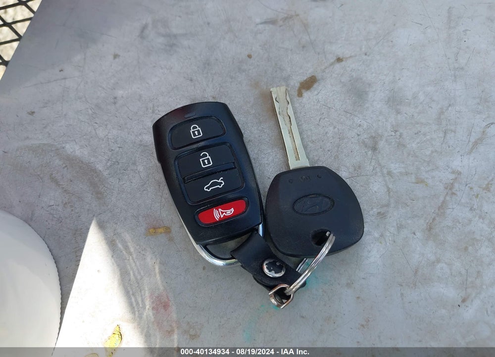2011 HYUNDAI AZERA GLS VIN: KMHFC4DD5BA535436