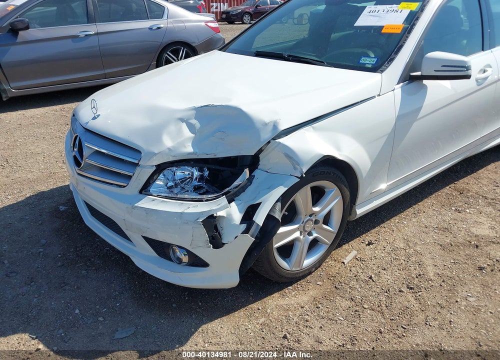 2010 MERCEDES-BENZ C 300 LUXURY/SPORT VIN: WDDGF5EB3AR107812