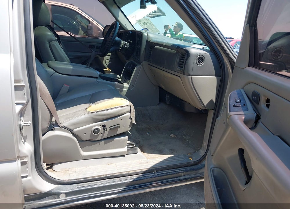 2004 CHEVROLET TAHOE LT VIN: 1GNEC13Z44J289985
