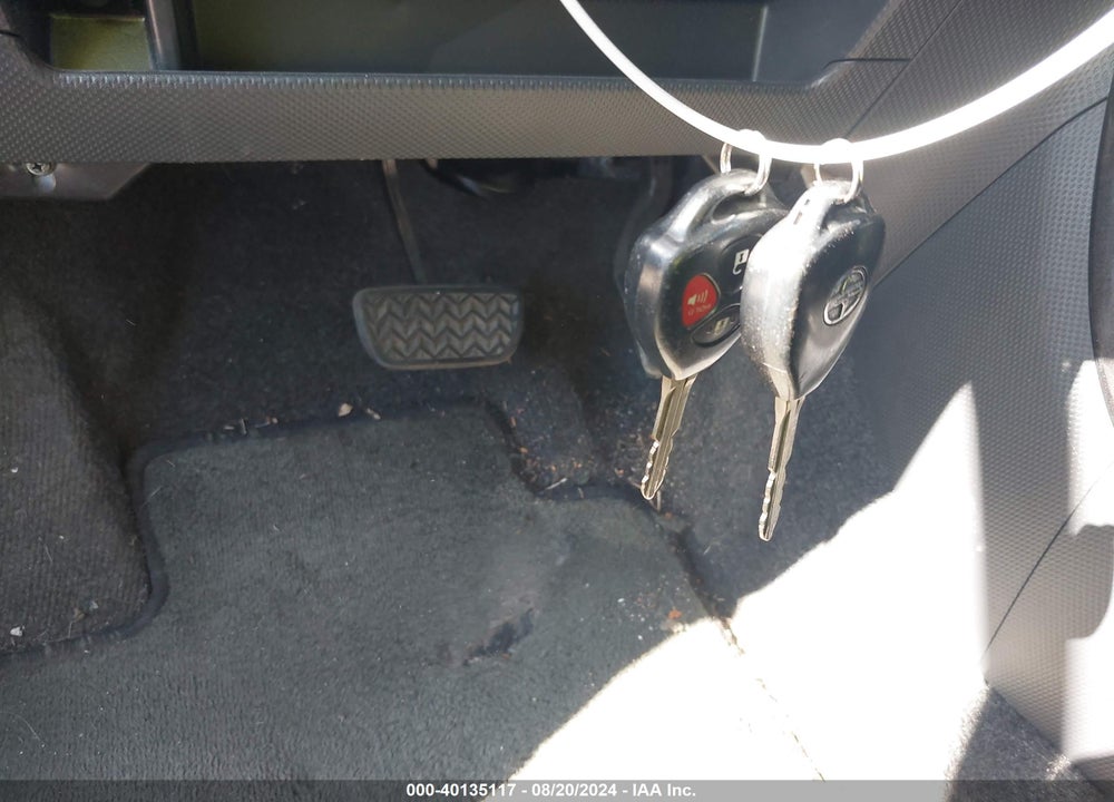 2008 SCION XD VIN: JTKKU10418J007379