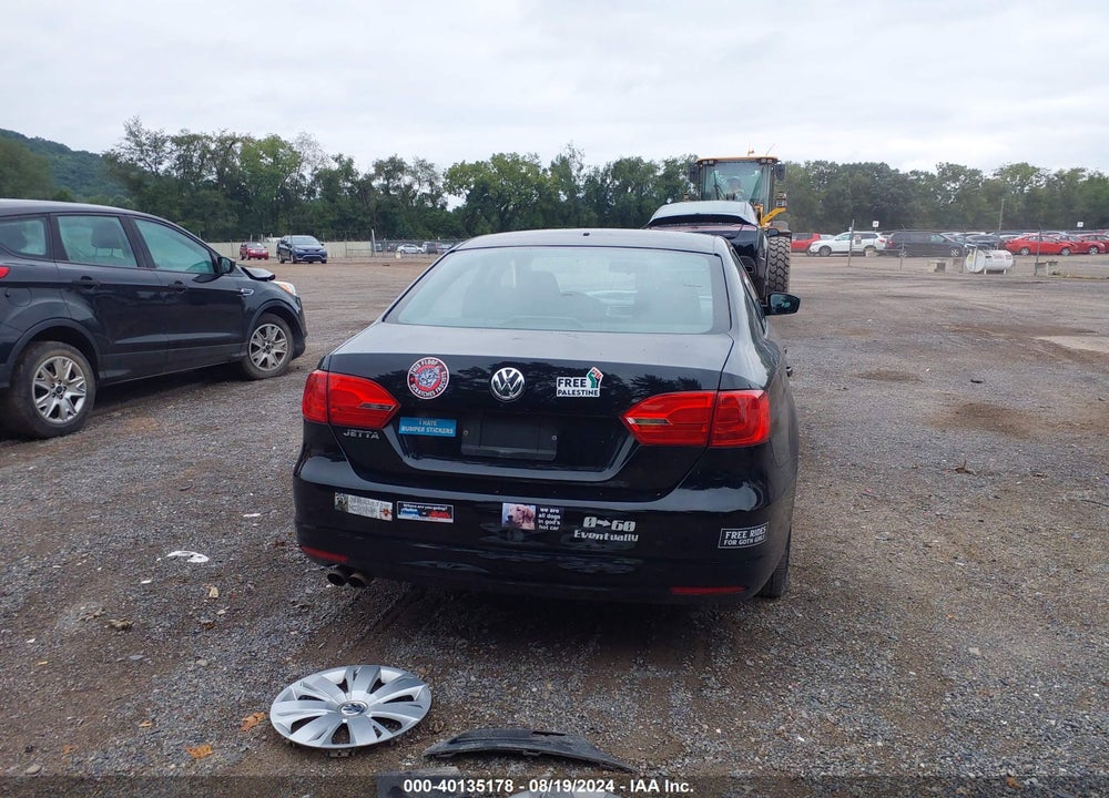 2014 VOLKSWAGEN JETTA 2.0L S VIN: 3VW2K7AJ1EM389266