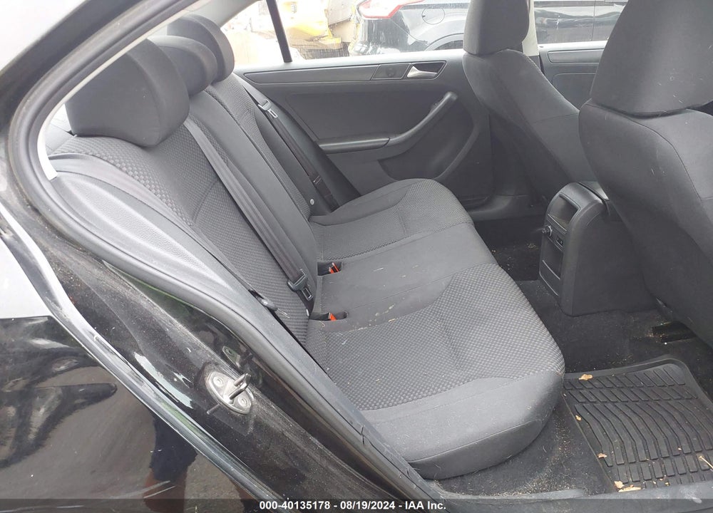 2014 VOLKSWAGEN JETTA 2.0L S VIN: 3VW2K7AJ1EM389266
