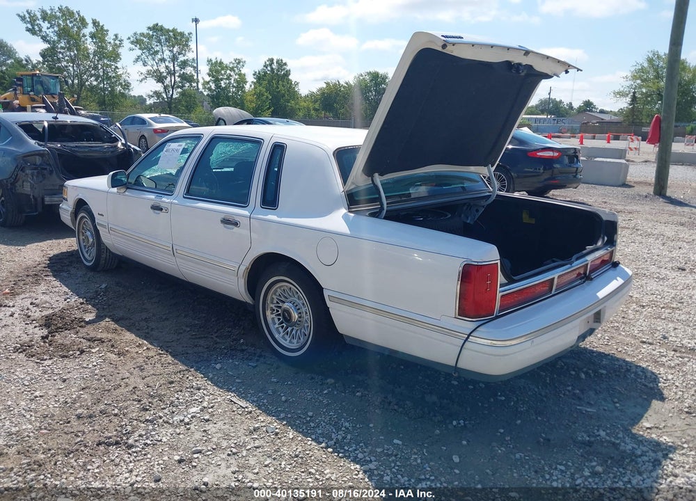 1997 LINCOLN TOWN CAR EXECUTIVE VIN: 1LNLM81W0VY655573